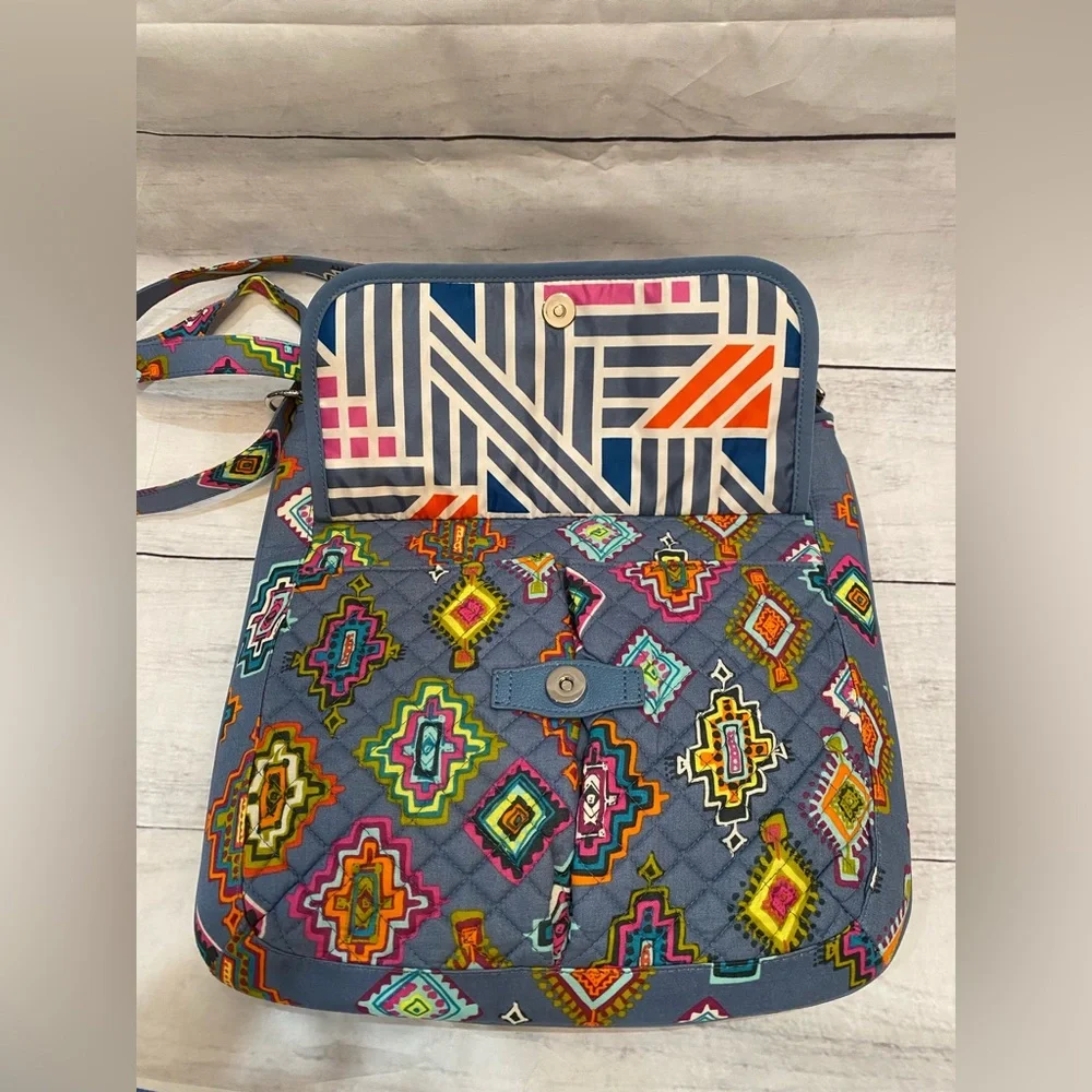 Authentic Vintage Vera Bradley Iconic Mailbag Painted Medallions NWOT